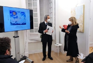 Event at Occo Art Gallery, The Aroma of Wine. Explaining my 3 paintings exhibited at the gallery.